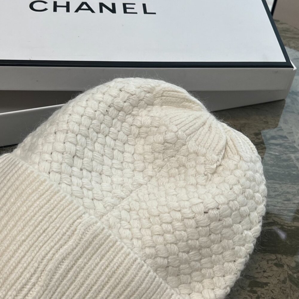 Unused Chanel 24B Popular Knit Hat White Women's hat - Picture 4 of 6
